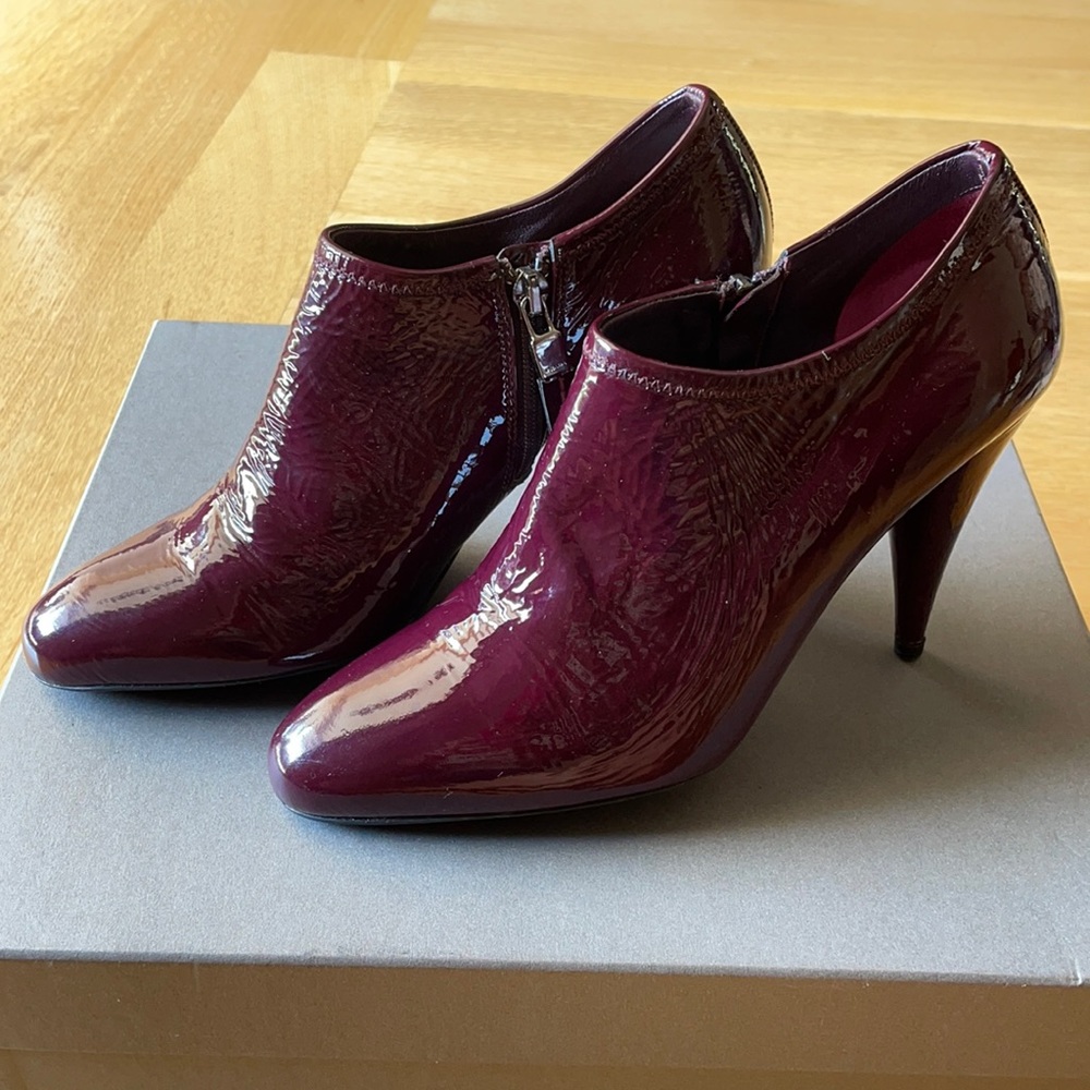 **Prada** Calzature Donna Patent Leather Bootie